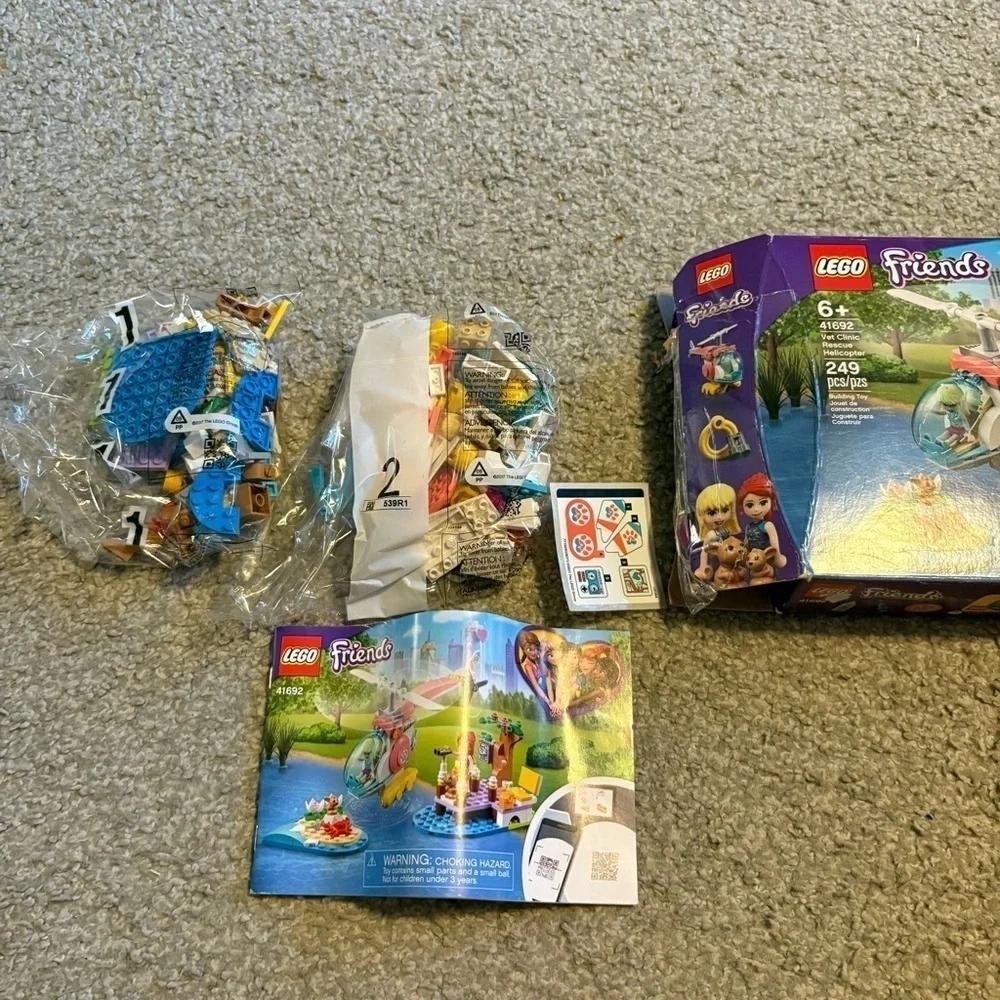 LEGO Friends Vet Clinic Rescue Helicopter 41692; Vet Toy (249 Pieces) New